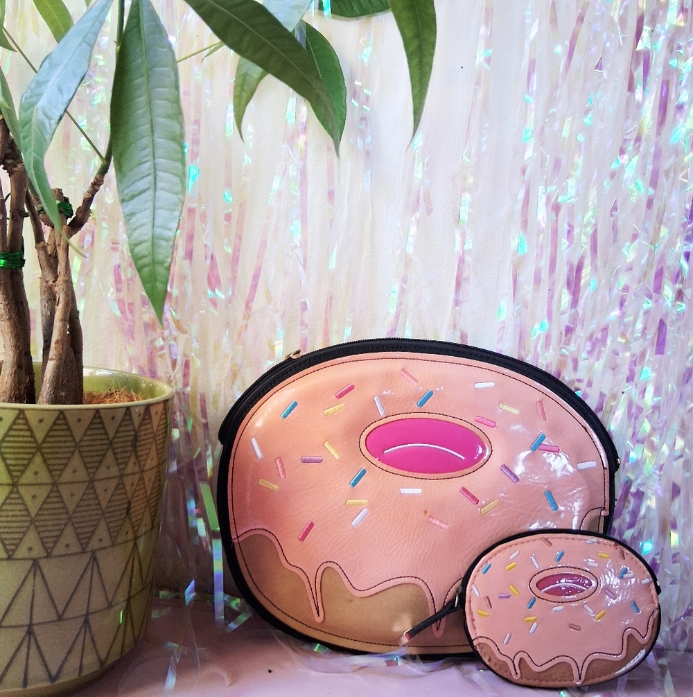 New Look Pink Donut Bag Set